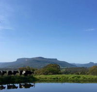 Minimbah Farm Cottages Family Farmstay choose from 2  3 bedroom Cottages  6 Bedroom House - Sydneys Hotel