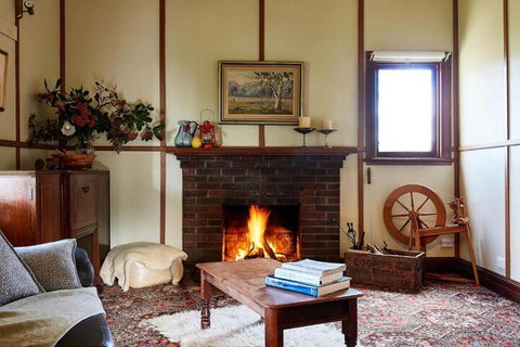 Tarndwarncoort Farmers Cottage - Sydneys Hotel 7