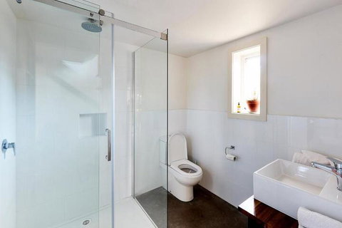 Tarndwarncoort Farmers Cottage - Sydneys Hotel 4
