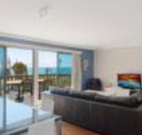 74 Ocean Parade - Sydneys Hotel
