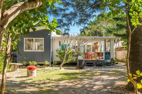 A SWEET ESCAPE Beachcombers Cottage Beachfront - Sydneys Hotel 5