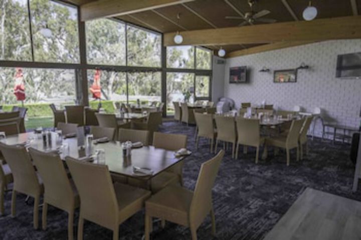 Sydneys Hotel