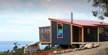 Woodbridge Hill Hideaway - Sydneys Hotel 0