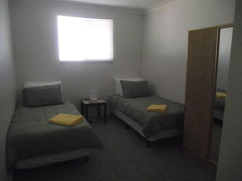 Aly's Cottage - Sydneys Hotel 6