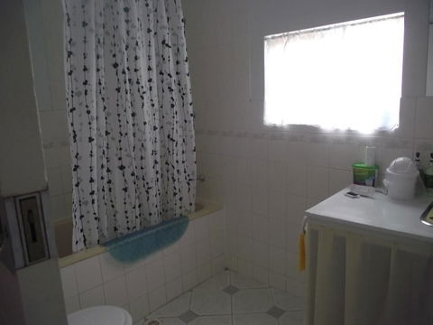 Aly's Cottage - Sydneys Hotel 4