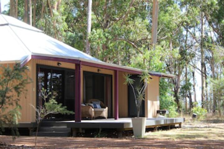 Cowaramup WA Sydneys Hotel