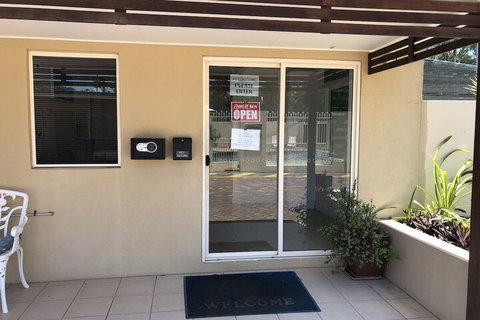 Hervey Bay Motel - Sydneys Hotel 1