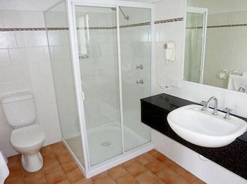 Best Western Coachman's Inn Motel - Sydneys Hotel 5