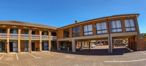 Cumberland Motor Inn - Sydneys Hotel 1