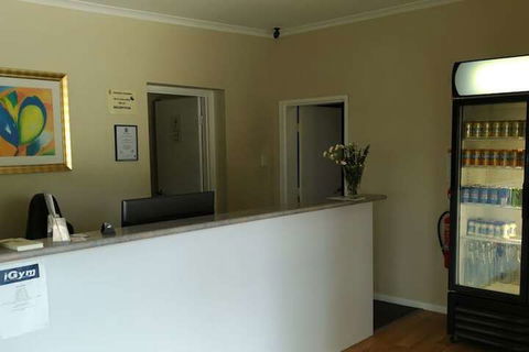 All Seasons Country Lodge - Sydneys Hotel 5
