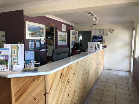 Reflections Holiday Parks Tuncurry - Sydneys Hotel 2