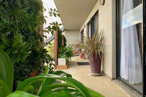 Apollo Bay Waterfront Motor Inn - Sydneys Hotel 1