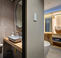 Zara Tower Hotel - Sydneys Hotel