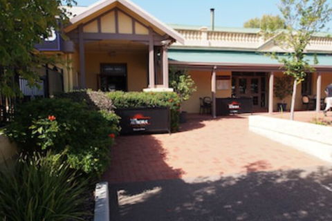Dongara Hotel Motel - Sydneys Hotel 0