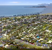Queens Beach Tourist Village - Sydneys Hotel