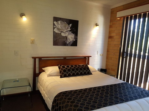 Cousins Motor Inn - Sydneys Hotel 5