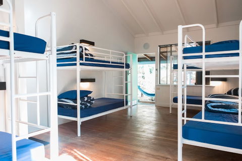Wake Up! Byron Bay - Sydneys Hotel 3