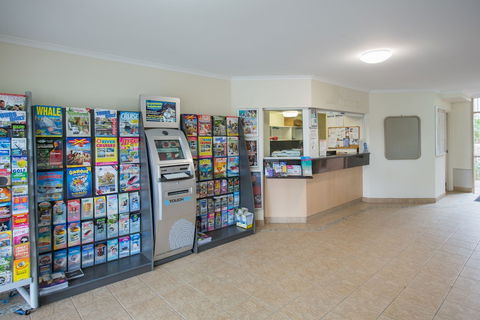 Miami Beachside Holiday Apartments - Sydneys Hotel 3