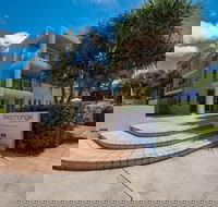 Seachange Coolum Beach - Sydneys Hotel