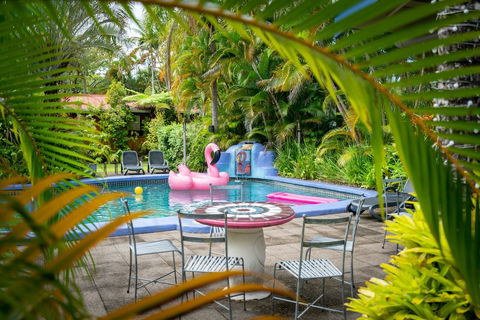 Pink Flamingo Resort - Sydneys Hotel 1