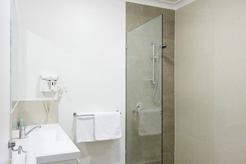 Oxley Court Serviced Apartments - Sydneys Hotel 4