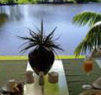 Alexander Lakeside Bed  Breakfast - Sydneys Hotel