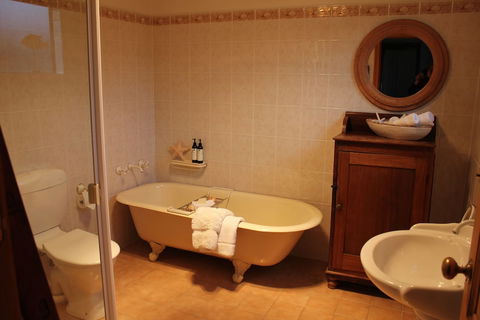 Boathouse - Birks River Retreat - Birks Harbour - Sydneys Hotel 4