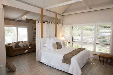 Boathouse - Birks River Retreat - Birks Harbour - Sydneys Hotel 6