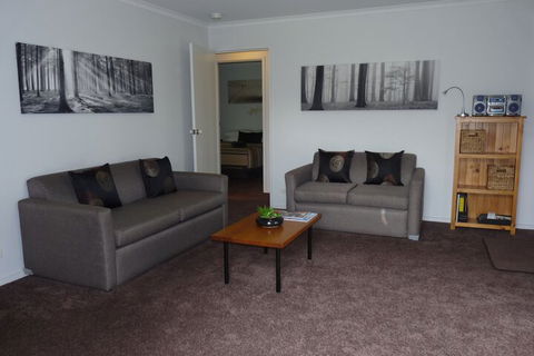 Barwon Valley Lodge - Sydneys Hotel 7