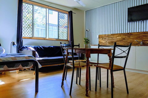 Woolshed Eco Lodge - Sydneys Hotel 4