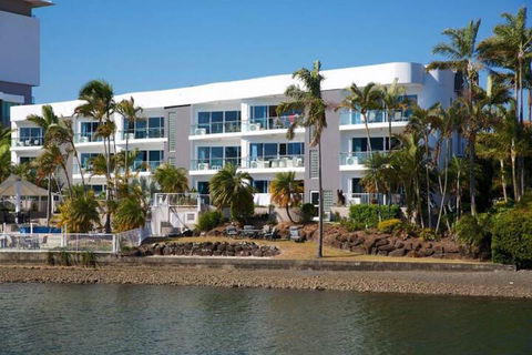 Arc Resort - Sydneys Hotel 3