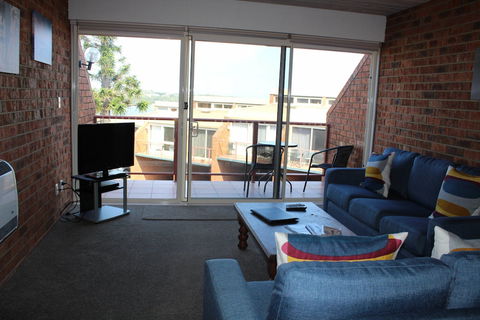 Pacific Heights Holiday Apartments & Munn's Tower House - Sydneys Hotel 1