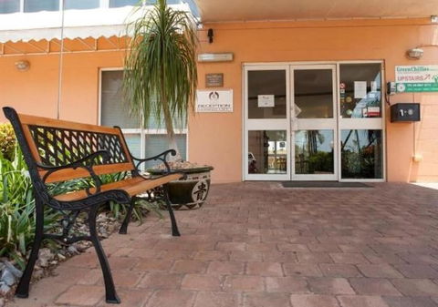 Alatai Holiday Apartments - Sydneys Hotel 1