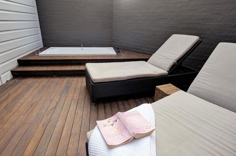 BEACH BAY BEE PET FRIENDLY - Sydneys Hotel 4