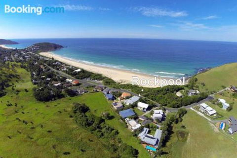 ROCKPOOL (4 Night Min) - Sydneys Hotel 0