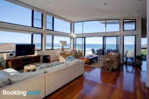 ROCKPOOL (4 Night Min) - Sydneys Hotel 7