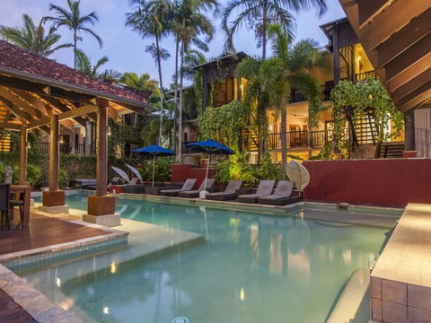 Poolside Studio - Sydneys Hotel 4