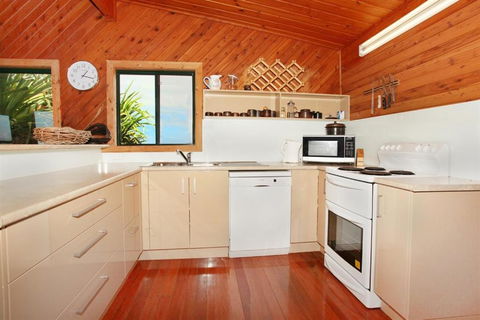 38 Pacific Terrace Coolum Beach Linen Supplied - Sydneys Hotel 2