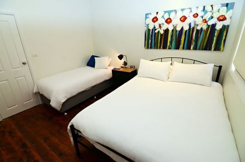 Thelma's Temora - Sydneys Hotel 2