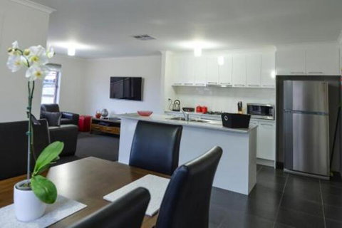 Beischer Apt B - Sydneys Hotel 6