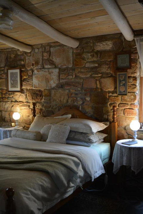Trestrail Cottage B & B - Sydneys Hotel 2