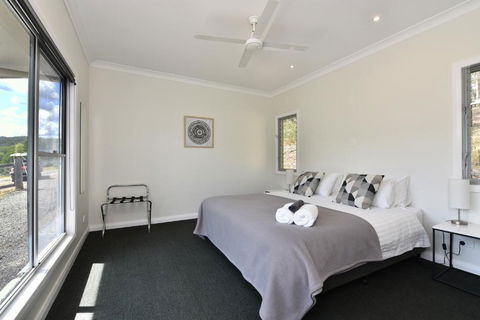 Valle Laguna - Sydneys Hotel 6
