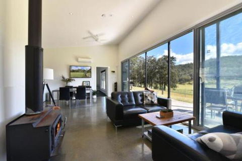Valle Laguna - Sydneys Hotel 0
