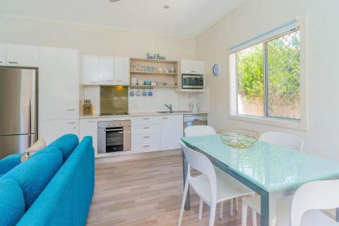 Yamba Daze Sunrise Pet Friendly - Sydneys Hotel 0