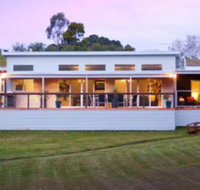 Alyonah Daylesford - Sydneys Hotel