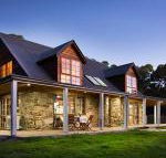 Cedar  Stone - Sydneys Hotel