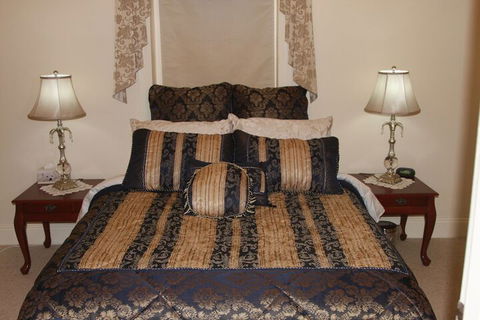 Archery Road Estate - Sydneys Hotel 2