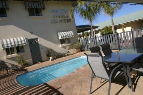Golden Rivers Holiday Apartments - Sydneys Hotel 0