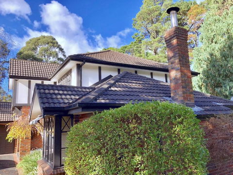 Pride Leisure Tudor House - Sydneys Hotel 3