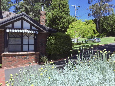Pride Leisure Tudor House - Sydneys Hotel 2